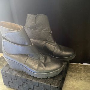Fly London black leather wedge heeled boots size 10-10.5 EU 41.